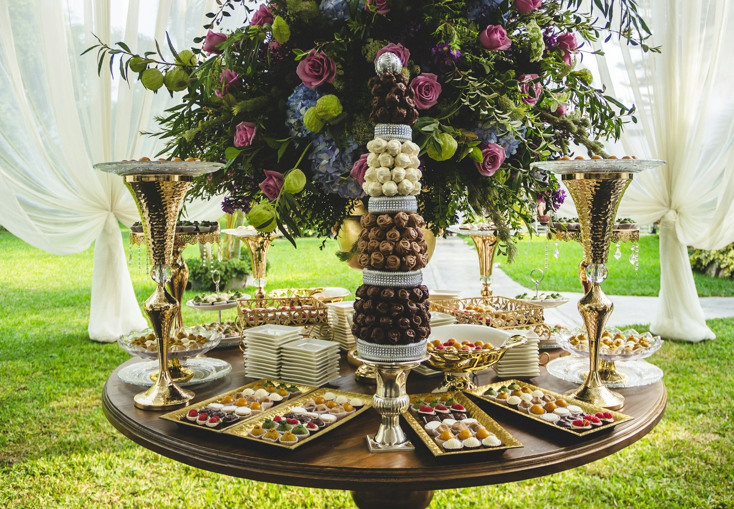Plated Dinners vs. Buffet: What Fits Your Venue?